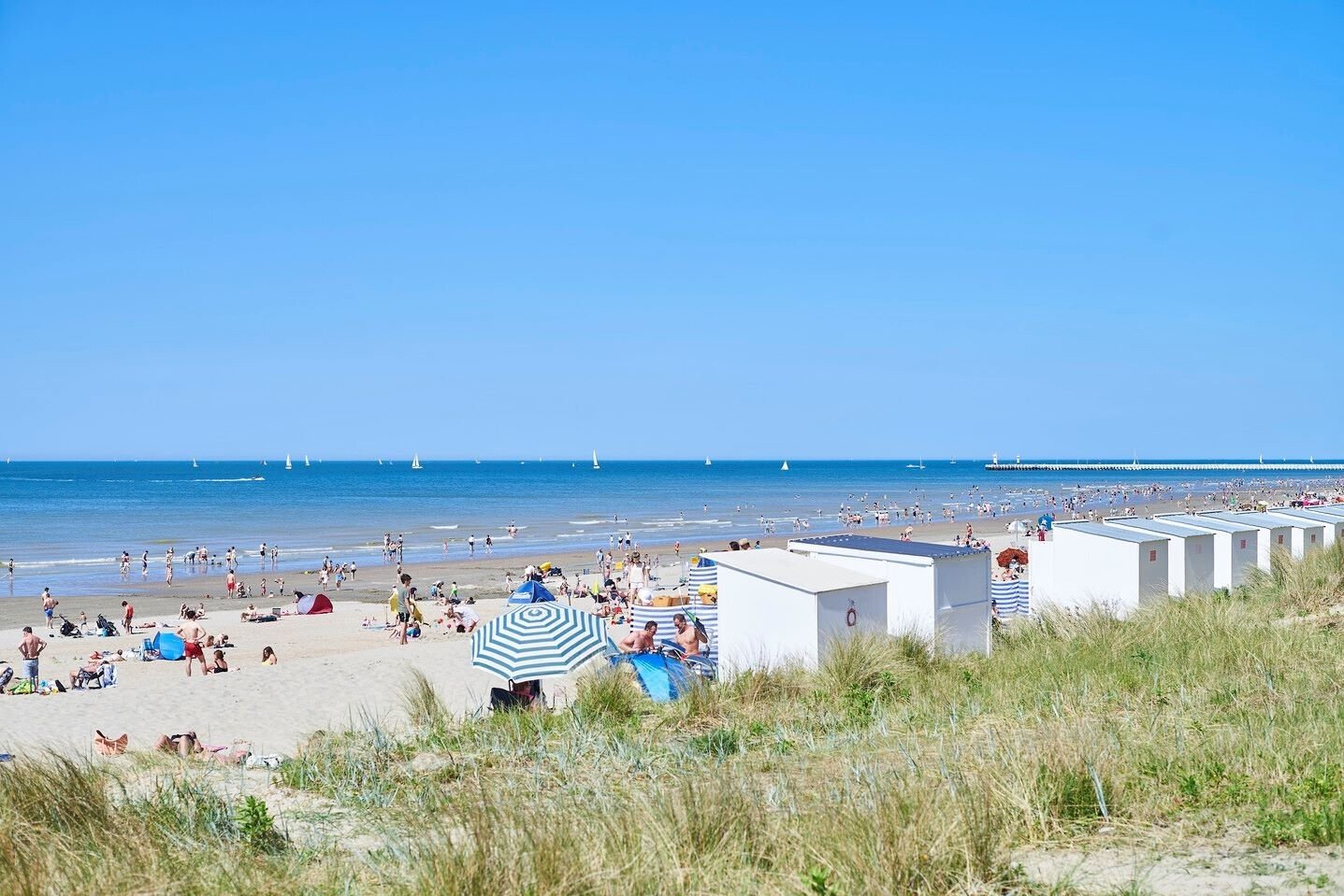 Strand in Nieuwpoort an der belgischen Küste